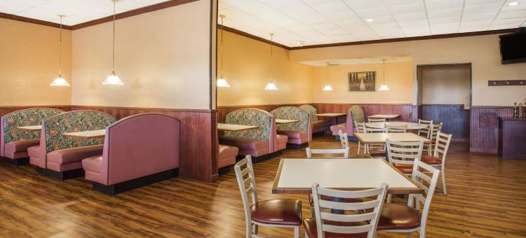 维斯维尔温德姆华美达酒店(Ramada by Wyndham Wytheville)图片