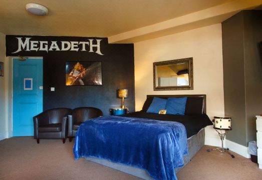 The Saddle Inn Hotel Overview