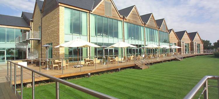 德威尔柯茨窝尔山水上乐园酒店(De Vere Cotswold Water Park)图片