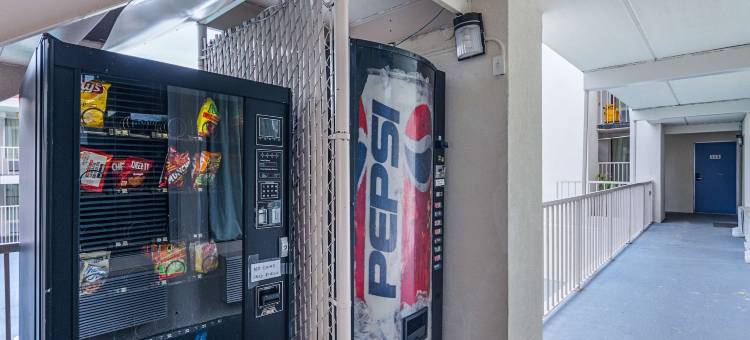 克里夫兰美国旅馆(Motel 6 Cleveland, TX)图片