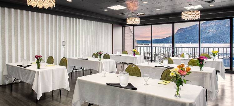 科威恰湾海滨套房酒店(Oceanfront Suites at Cowichan Bay)图片