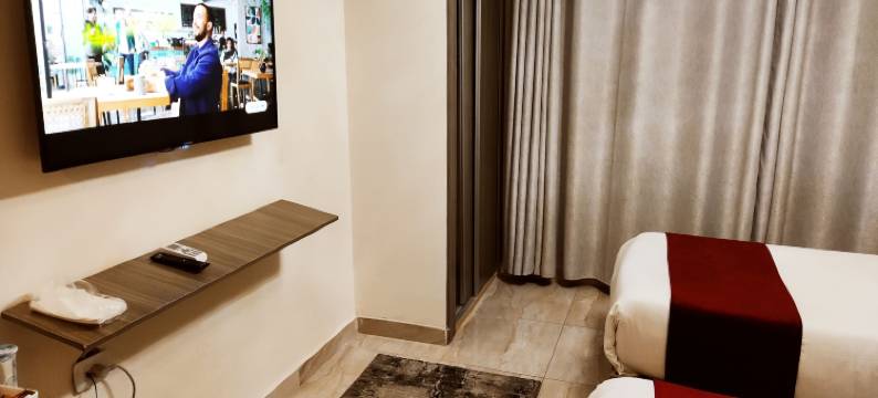 黄金酒店(Golden Hotel)图片