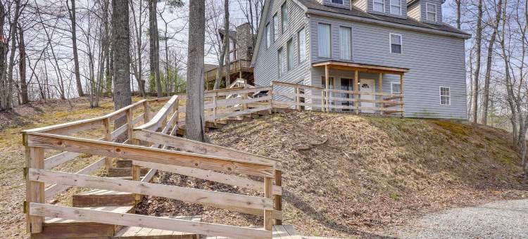 '雪中小屋' 舒适的Winterplace滑雪度假小屋(Snowed Inn Cozy Winterplace Ski-InandSki-Out Cabin)图片