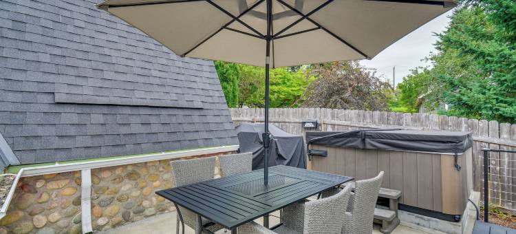 带热水浴缸和水景的Puget Sound小屋！(Puget Sound Cabin with Hot Tub and Water Views!)图片