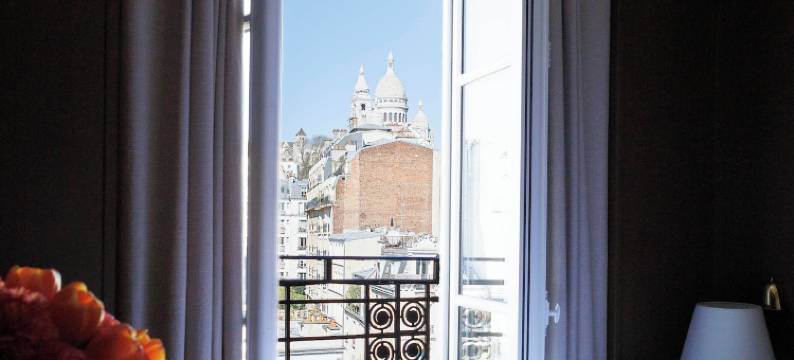 巴黎蒙马特高地罗什舒阿尔酒店(带巴黎圣心堂景观)(Hotel Rochechouart)图片