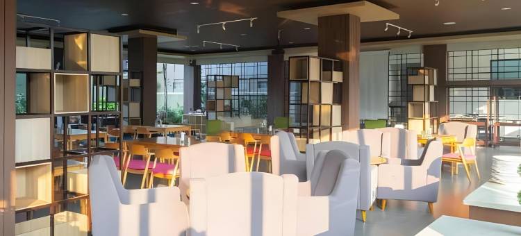 苏卡布米阳台酒店(Balcony Hotel Sukabumi)图片