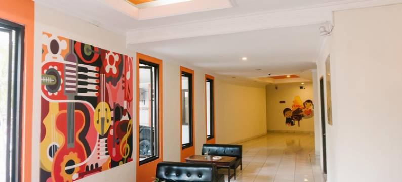 图隆阿贡沃特尔酒店(Grand Charis Hotel Tulungagung)图片