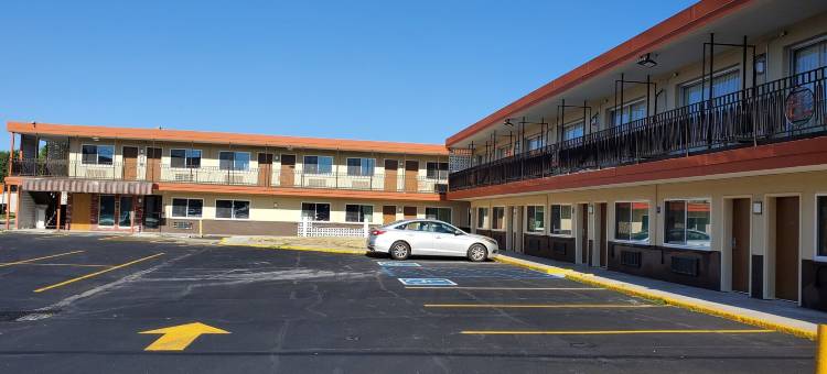 梅森市 - 克利尔湖伊克诺旅馆套房(Econo Lodge Inn & Suites Mason City - Clear Lake)图片