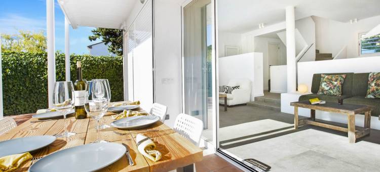 Villa near peaceful beach of Calella de图片