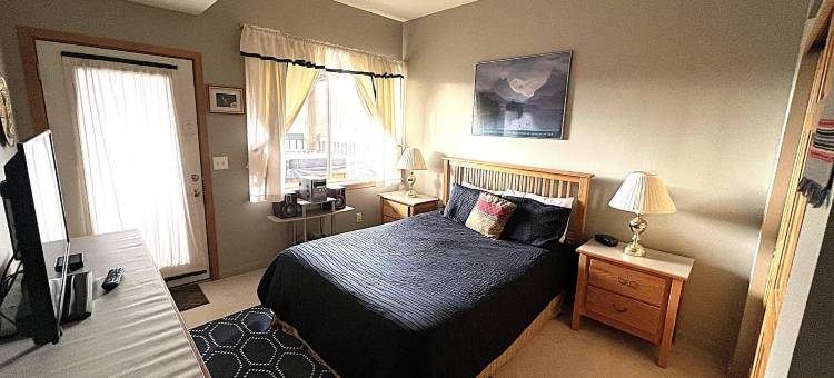 森林公园 3 床 4 卫联排别墅酒店(Forest Park 3 Bed 4 Bath Townhome)图片