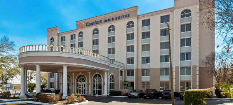 北莱克兰I-4舒适套房酒店(Comfort Inn & Suites Lakeland North I-4)图片