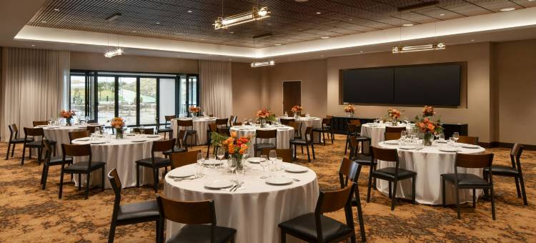 蒙特雷沙城万怡酒店(Courtyard by Marriott Sand City Monterey)图片