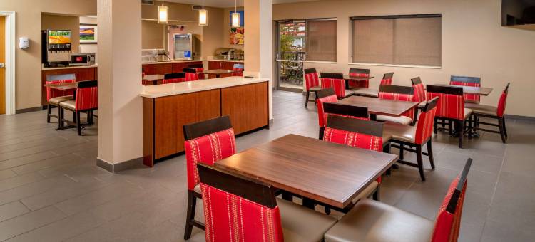 舒适套房酒店(Comfort Inn & Suites)图片