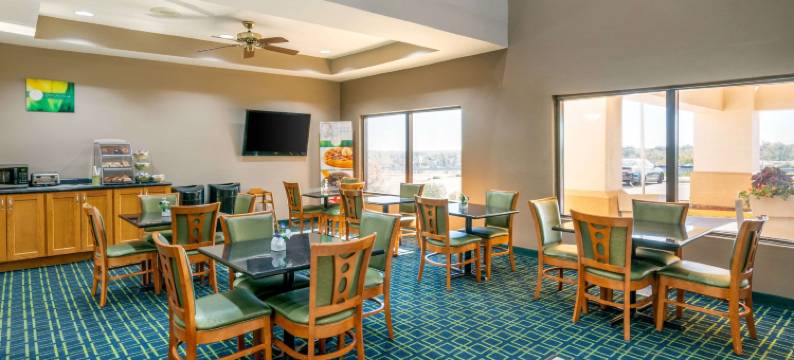 杰斐逊城凯艺套房酒店(Quality Inn & Suites - Jefferson City)图片