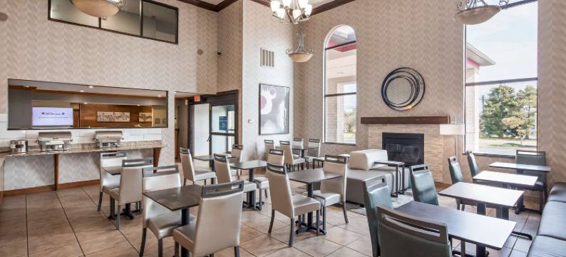 北坎通贝斯特韦斯特优质套房酒店(Best Western Plus North Canton Inn  Suites)图片