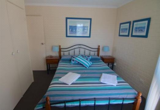 The Sands Holiday Apartments Hotel Overview