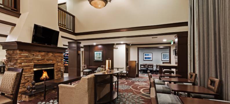 Staybridge Suites 塔尔萨，伍德兰希尔斯 by IHG(Staybridge Suites TULSA-WOODLAND HILLS by IHG)图片