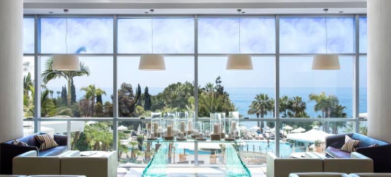 地中海海滩酒店(Mediterranean Beach Hotel)图片