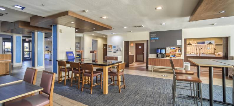 智选假日套房酒店比维尔 by IHG(Holiday Inn Express & Suites Beeville by IHG)图片