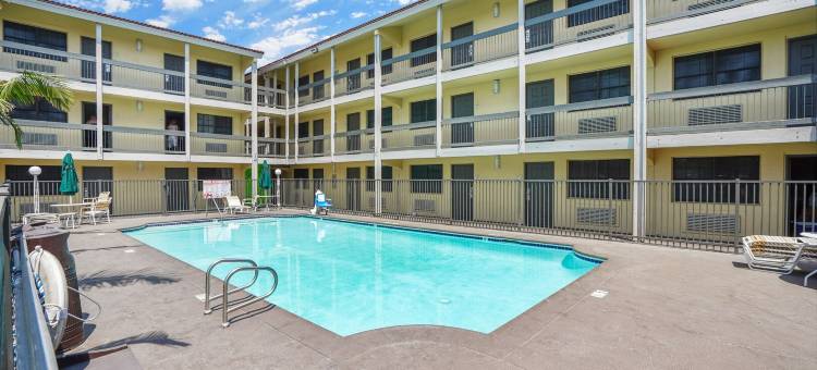 温德姆旗下拉昆塔温德姆酒店-科斯塔梅萨/纽波特海滩(La Quinta Inn by Wyndham Costa Mesa / Newport Beach)图片