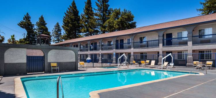 尤凯亚旅游宾馆(SureStay Hotel by Best Western Ukiah)图片