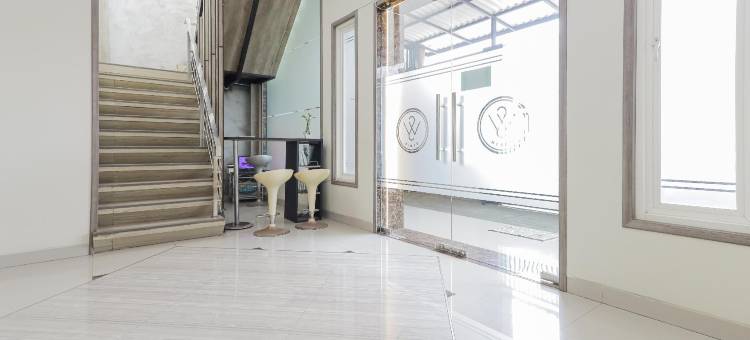 泗水红多兹恩加格尔贾亚酒店(RedDoorz @ Ngagel Jaya Surabaya)图片