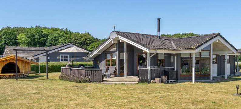 "Ela" - 500m from the Sea图片