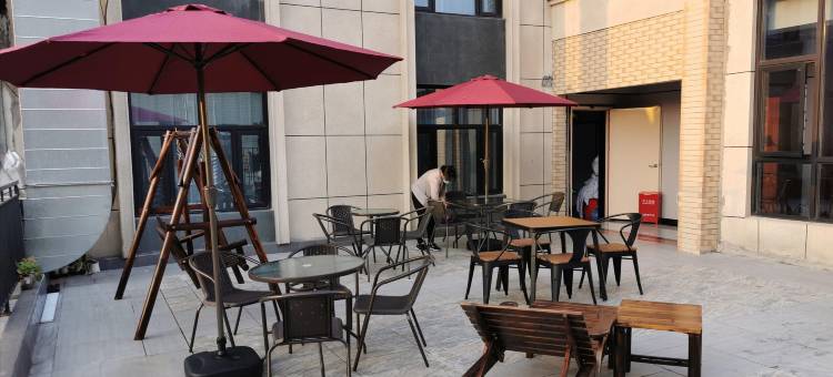 岳阳快乐启航艺术酒店图片