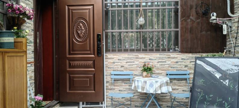 扬州闹市中爱的小屋图片