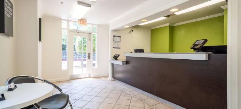 格鲁吉亚德卢斯- 亚特兰大 - 格温奈特广场 6 号开放式客房酒店(Studio 6 Extended Stay - Duluth, GA - Atlanta - Gwinnett Place)图片