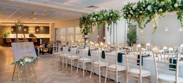 伯恩矛斯希尔顿欢朋酒店(Hampton by Hilton Bournemouth)图片