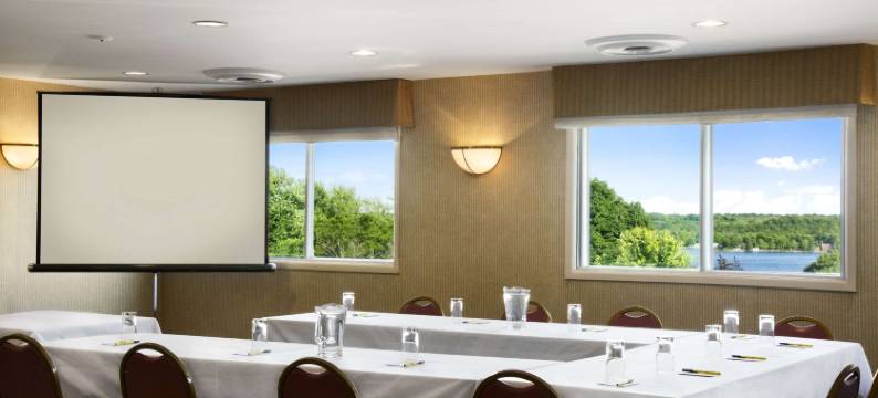 布罗克维尔速8酒店(Super 8 by Wyndham Brockville)图片