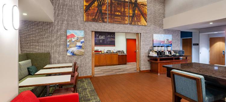 圣路易斯森林公园欢朋套房酒店(Hampton Inn & Suites St. Louis at Forest Park)图片