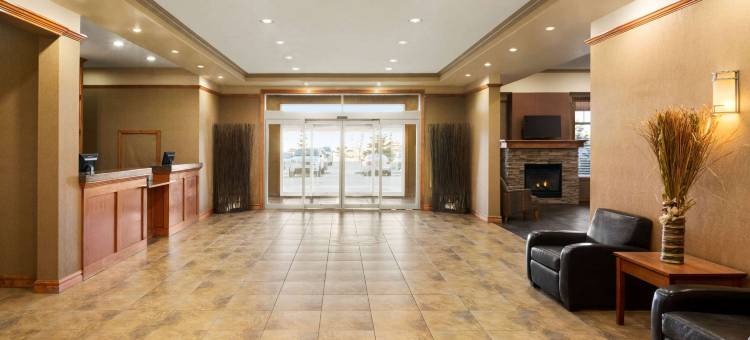 埃德蒙顿机场戴斯套房酒店(Days Inn & Suites by Wyndham Edmonton Airport)图片