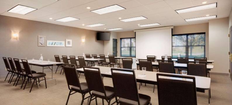 丽笙乡村酒店及套房 阿尔伯特维尔 近奥特莱斯购物中心(Country Inn & Suites by Radisson Albertville Near Outlet Mall)图片