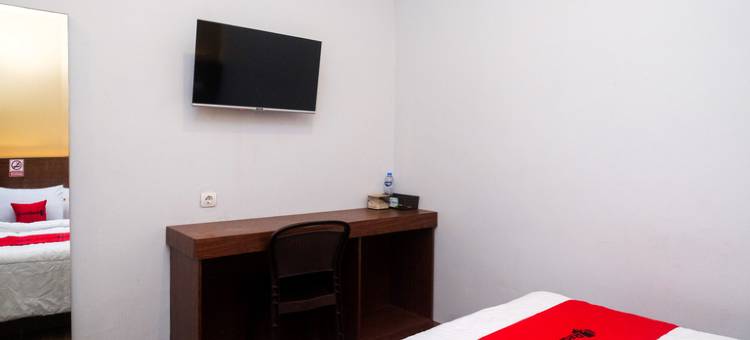 红门酒店-近三宝垄腾特雷姆商场(RedDoorz Near Tentrem Mall Semarang)图片