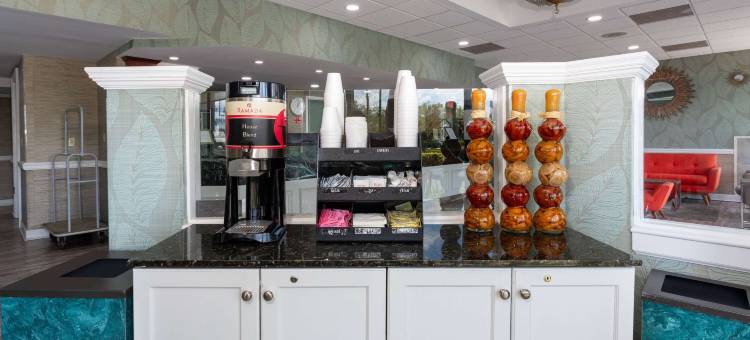 阿尔塔蒙特斯普林斯近 I-4 温德姆华美达酒店(Ramada by Wyndham Altamonte Springs Near I-4)图片