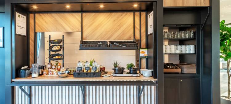 B&B黑木酒店朗代诺(B&B Hotel Landerneau Bois Noir)图片