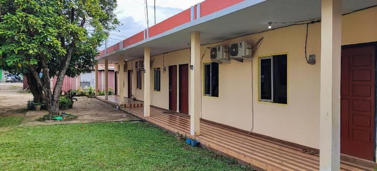 红门伊斯兰教义酒店靠近阿拉姆巴拉乔终点站占碑(RedDoorz Syariah Near Terminal Alam Barajo Jambi)图片