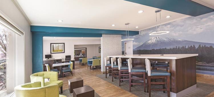 森特勒尔波因特梅德福 Spark 酒店 by Hilton(Spark by Hilton Central Point Medford)图片