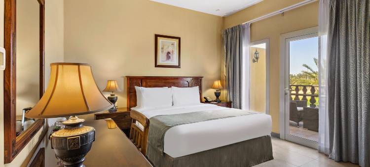 哈姆拉村酒店(Al Hamra Village Hotel)图片