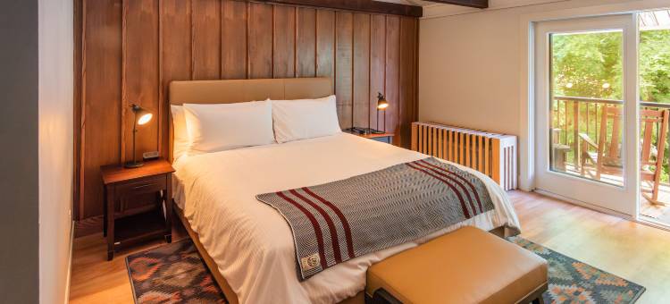 历史洛基沃特斯旅馆-小型豪华酒店(Historic Rocky Waters Inn, A Small Luxury Hotel)图片