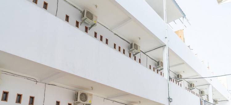 红多兹伊斯兰酒店-近贾蒂桑普纳医院(RedDoorz Syariah Near Jatisampurna Hospital)图片