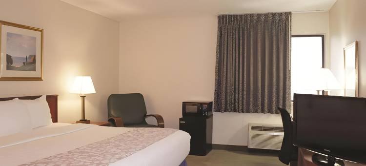 奥马哈西南拉昆塔温德姆酒店(La Quinta Inn by Wyndham Omaha Southwest)图片