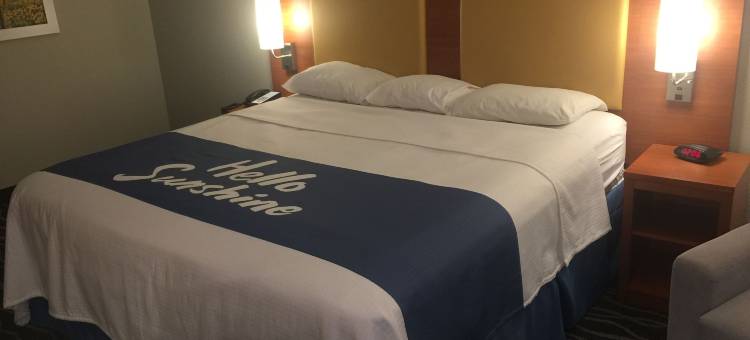 辛辛那提北温德姆戴斯套房酒店(Days Inn & Suites by Wyndham Cincinnati North)图片