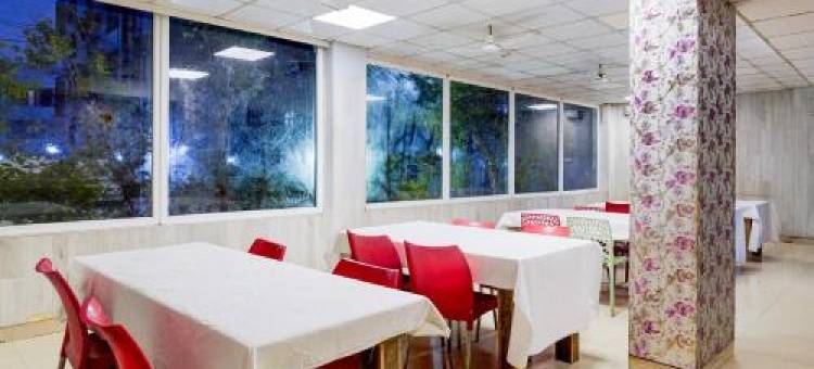 美达瓦卡姆附近的舒适城堡，靠近贾亚昌德兰(Super Townhouse Medavakkam Near Jayachandran)图片