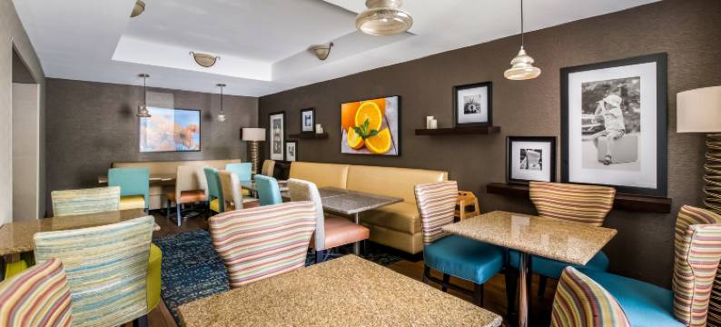 希尔顿欢朋酒店-温特黑文(Hampton Inn Winter Haven)图片