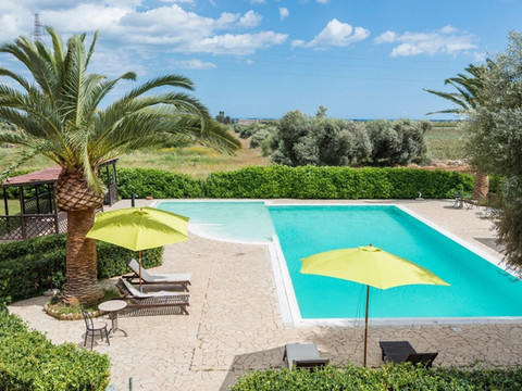 露西亚女士酒店