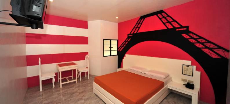 驶入好莱坞酒店(Hollywood Drive-in Hotel)图片