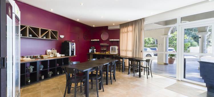 西富尔斯勒普拉热花园与城市(Garden & City Six-Fours-Les-Plages)图片